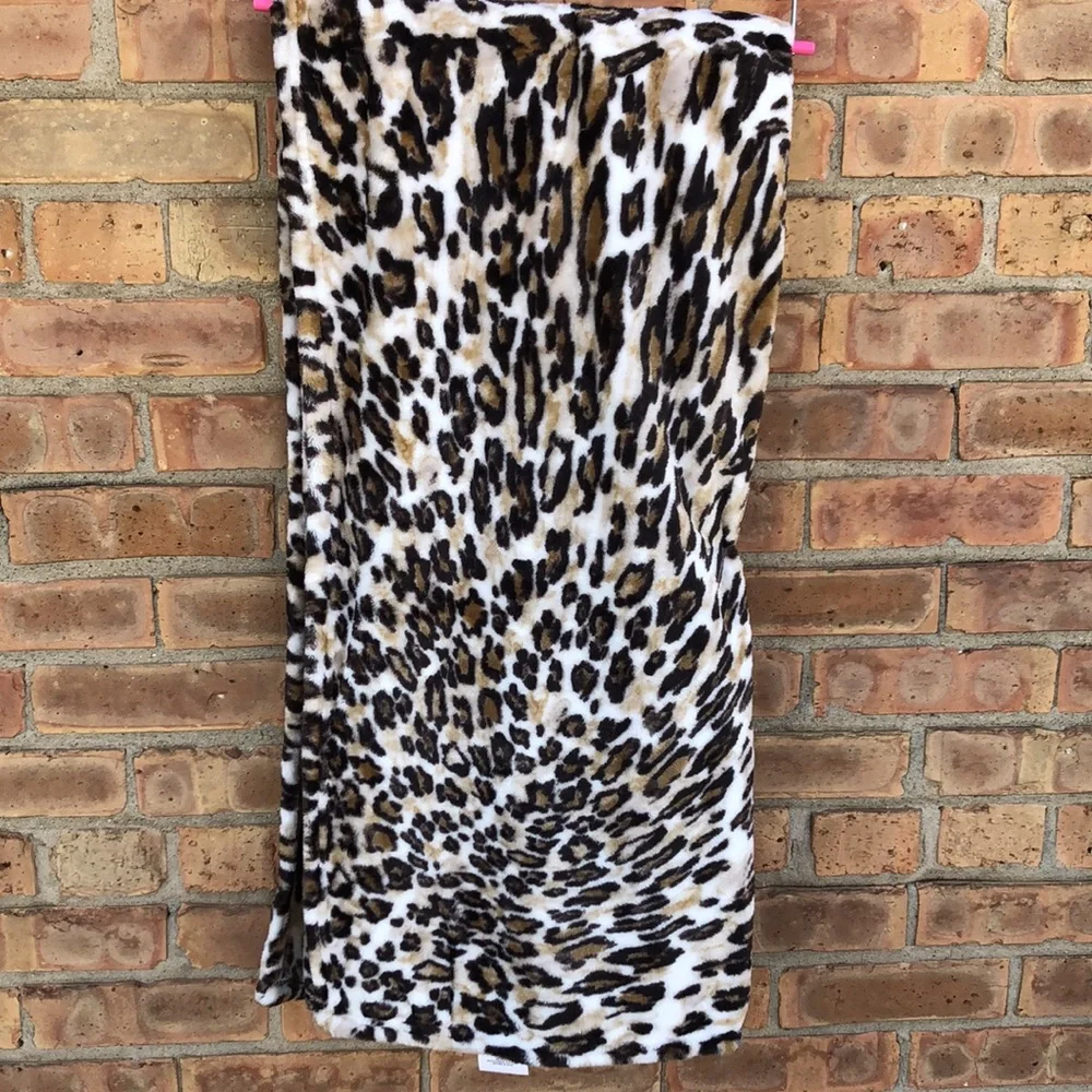 Luv Betsey by Betsey Johnson Animal Leopard Print Throw